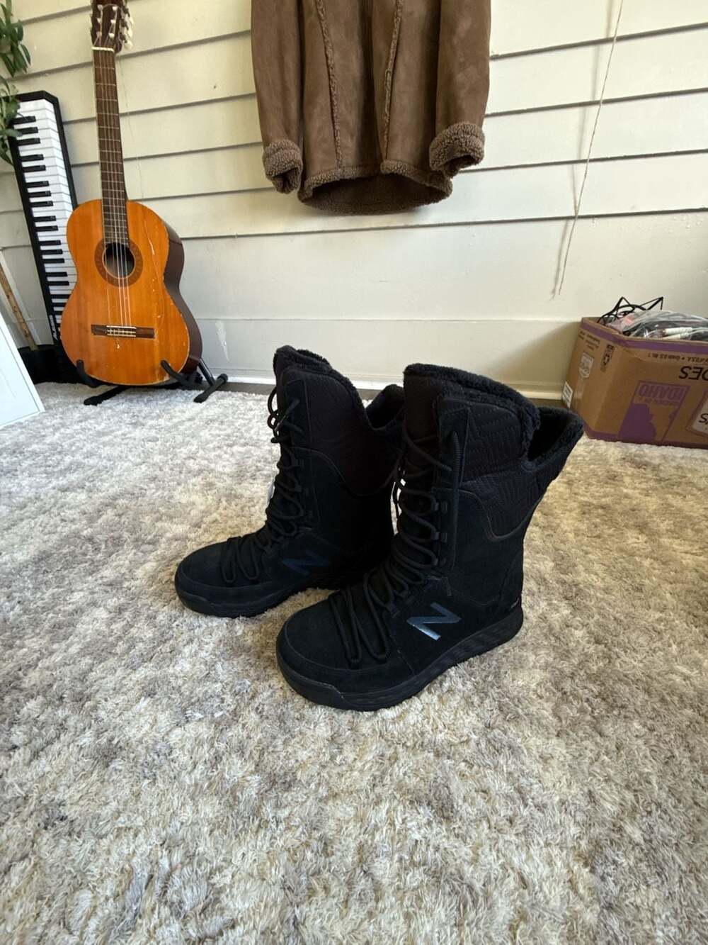 New Balance Fresh Foam 1000 Size 10 Black Boots